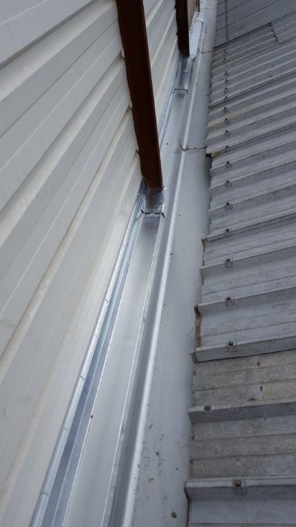 remplacement chéneau toiture industrielle