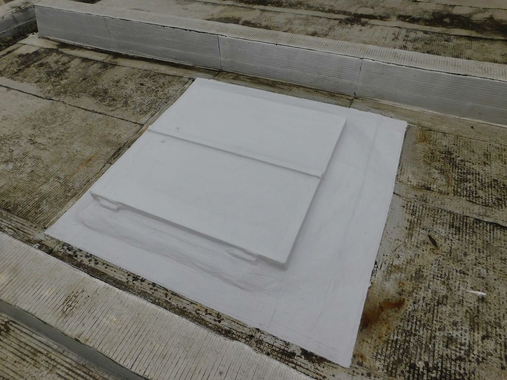 fuite-résine-trappe-d'acces-en-toiture-poitiers