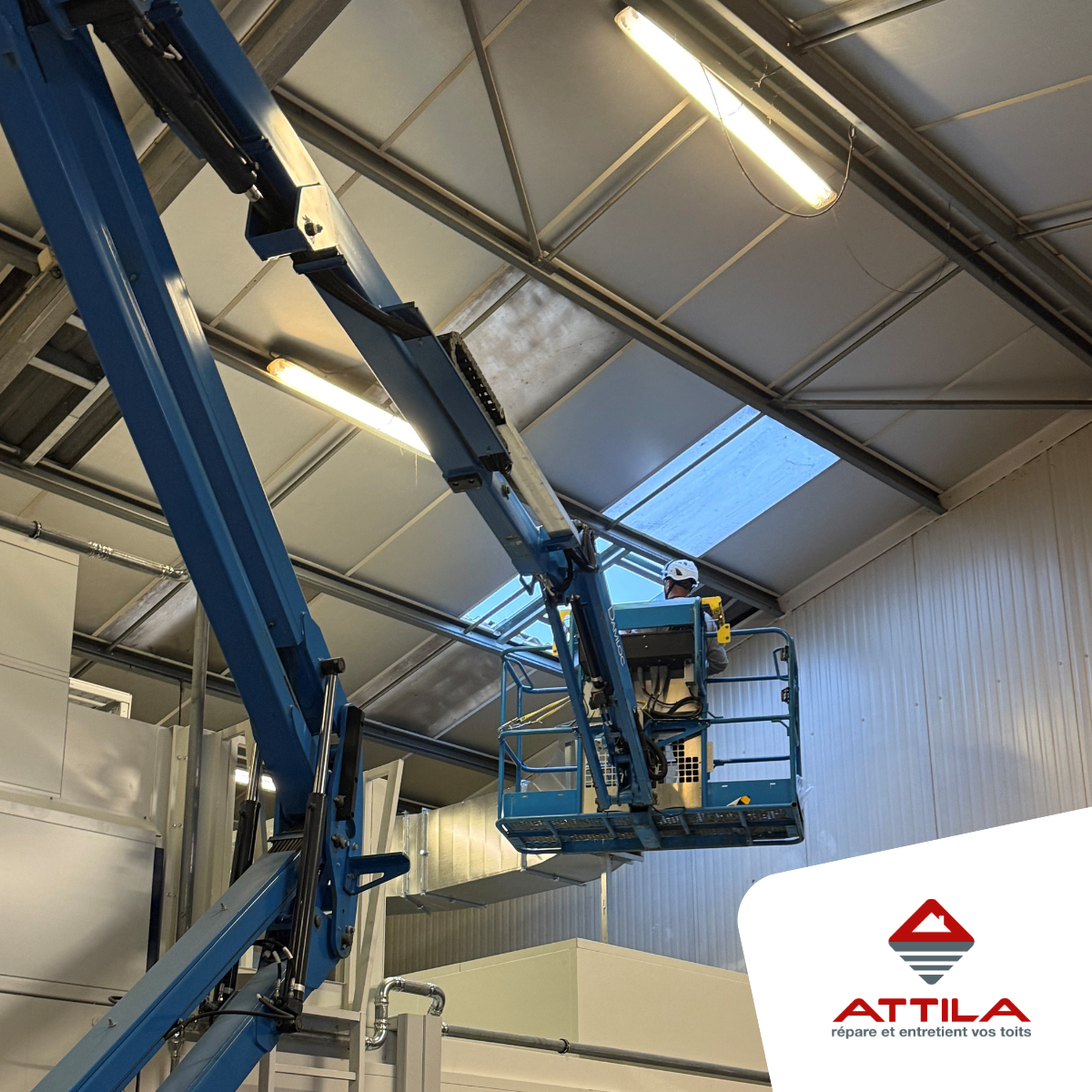 Technicien sur une nacelle